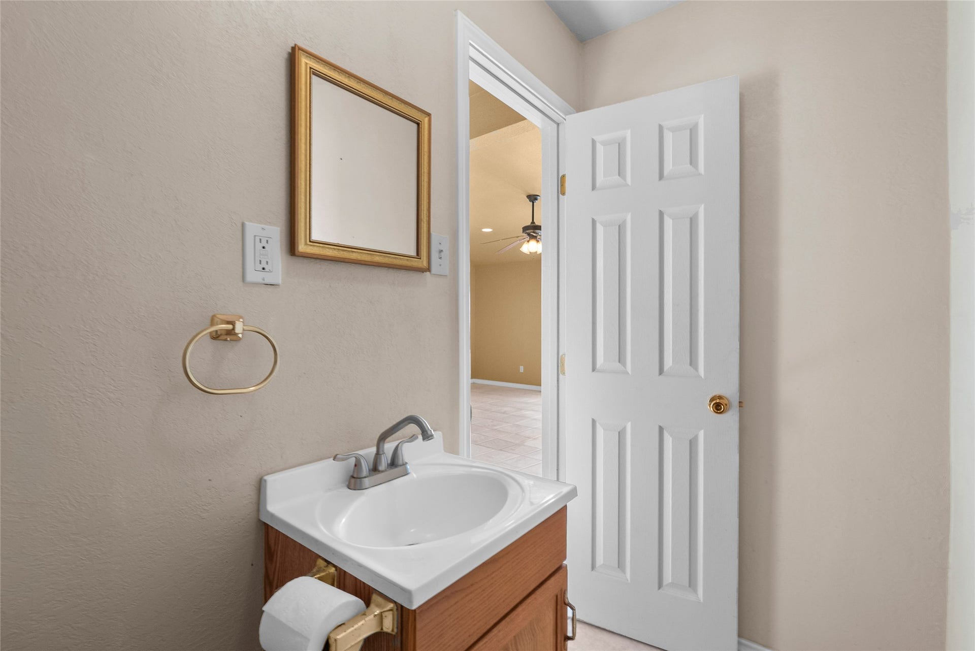7108 E Hunter Drive, Hitchcock, TX 77563 7108 E Hunter Drive, Hitchcock, TX 77563