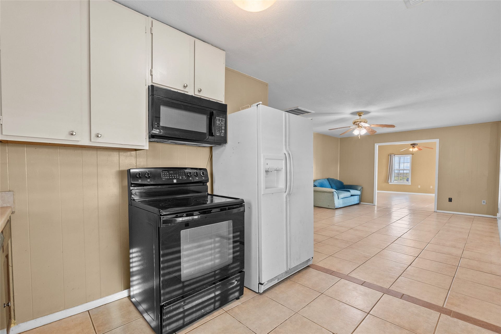 7108 E Hunter Drive, Hitchcock, TX 77563 7108 E Hunter Drive, Hitchcock, TX 77563