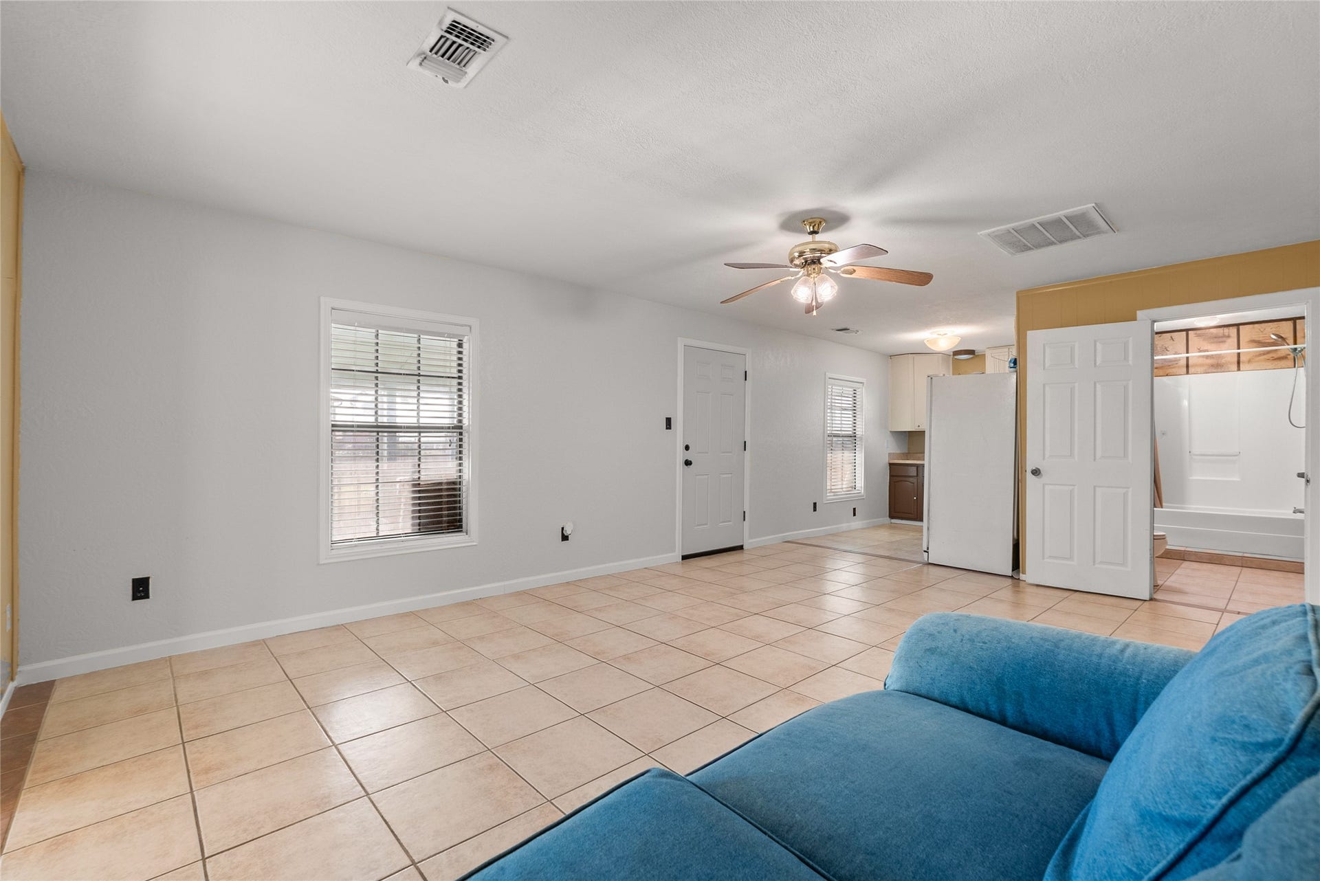 7108 E Hunter Drive, Hitchcock, TX 77563 7108 E Hunter Drive, Hitchcock, TX 77563