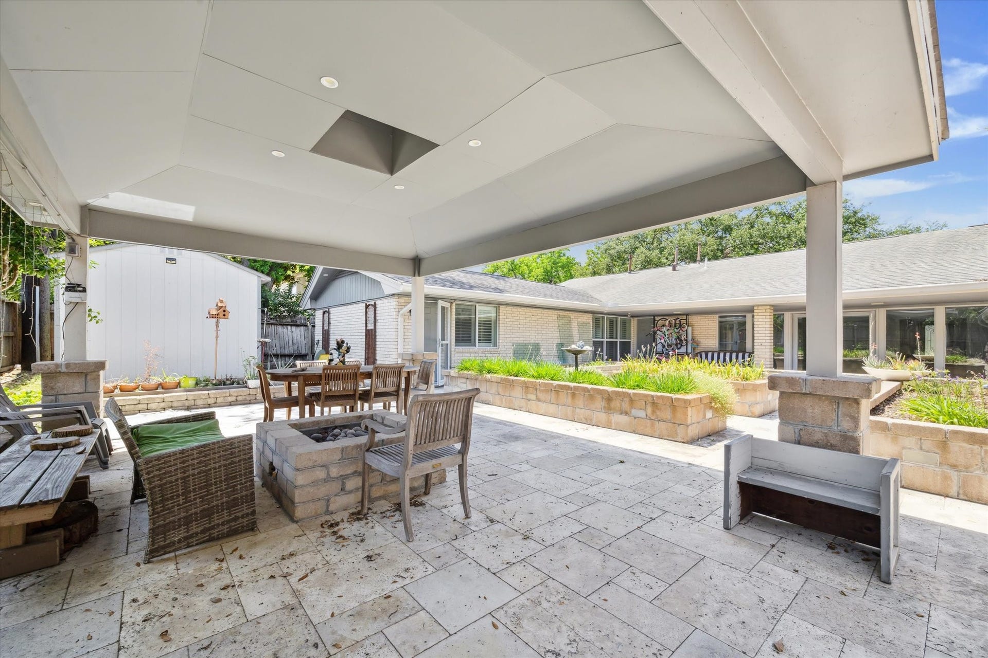 5223 Braesvalley Drive, Houston, TX 77096