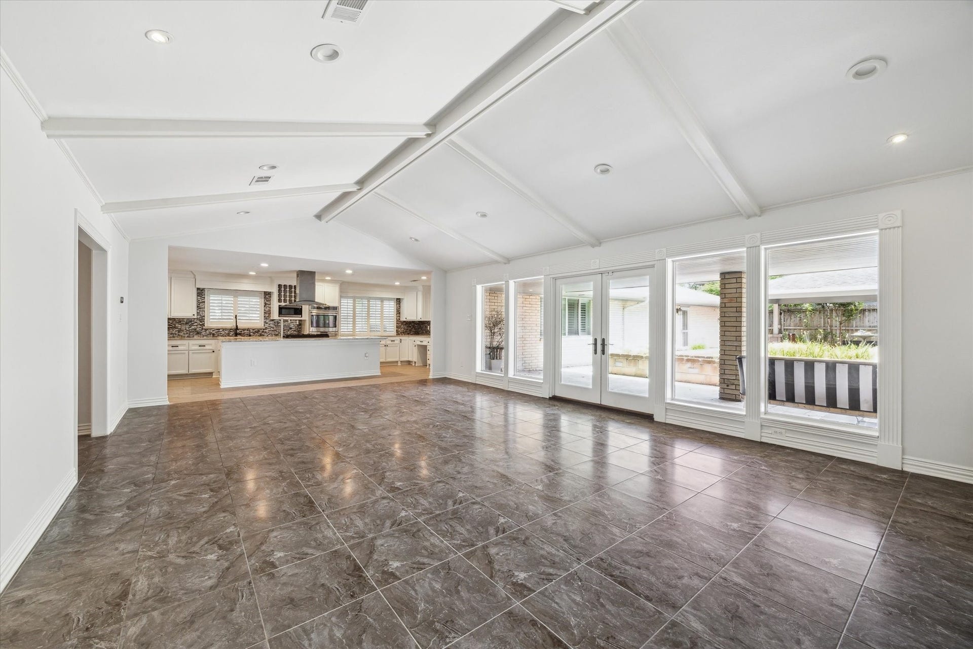5223 Braesvalley Drive, Houston, TX 77096