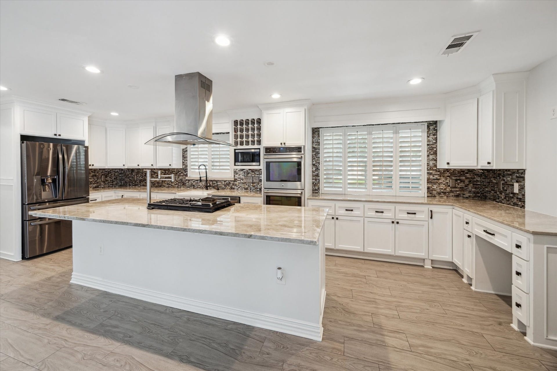 5223 Braesvalley Drive, Houston, TX 77096