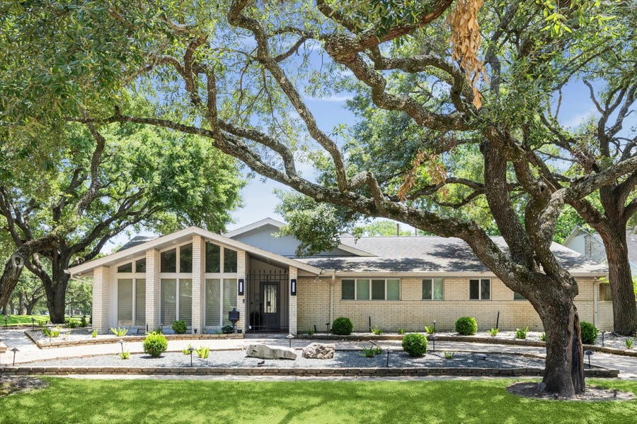 Property photo for 5223 Braesvalley Drive, Houston, TX