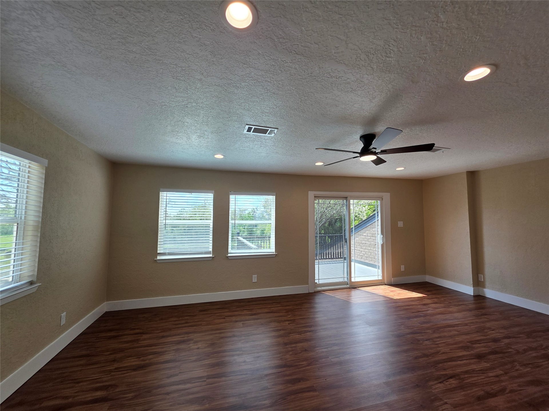 16406 Brook Forest Drive, Houston, TX 77059 16406 Brook Forest Drive, Houston, TX 77059