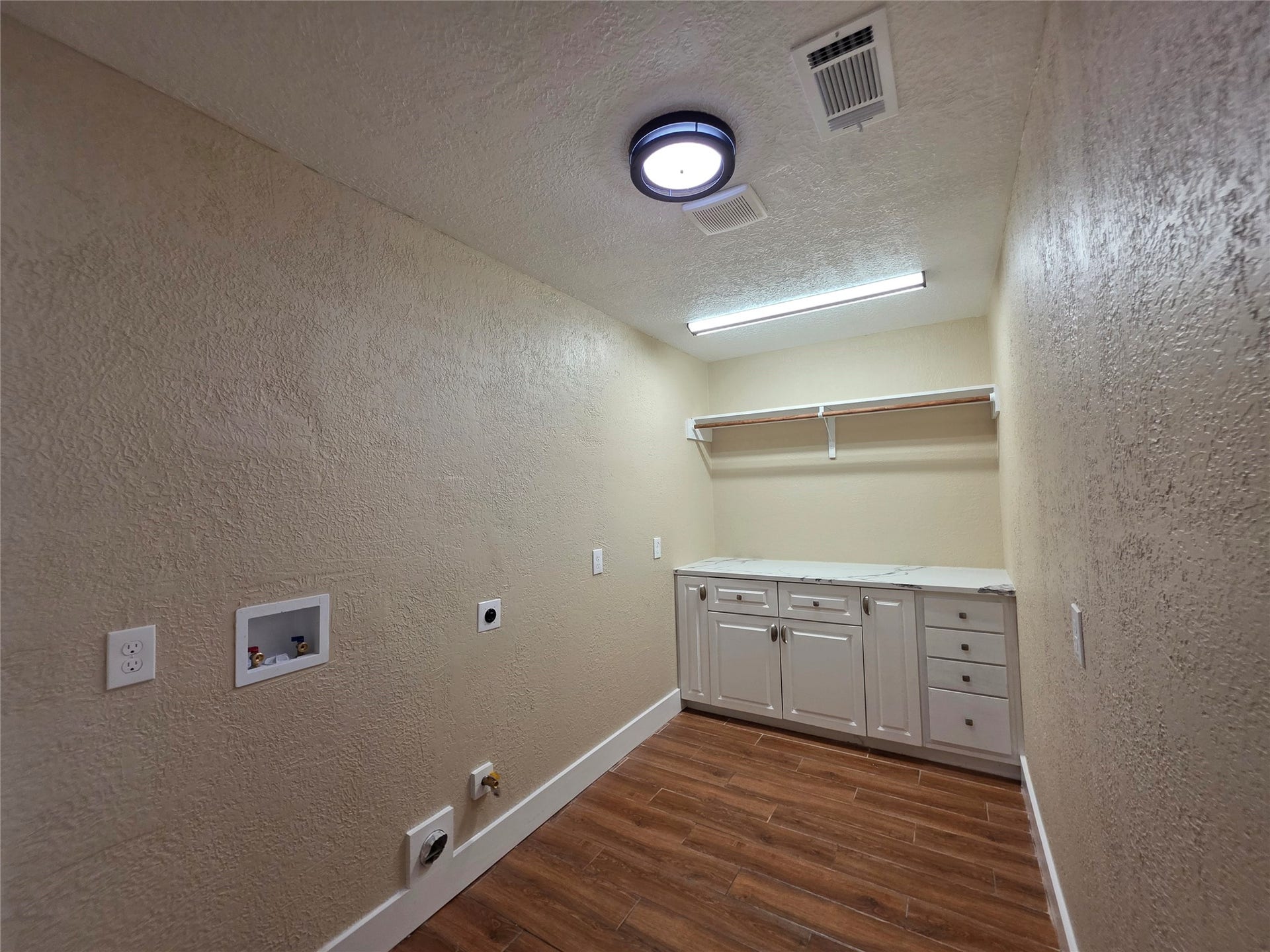 16406 Brook Forest Drive, Houston, TX 77059 16406 Brook Forest Drive, Houston, TX 77059