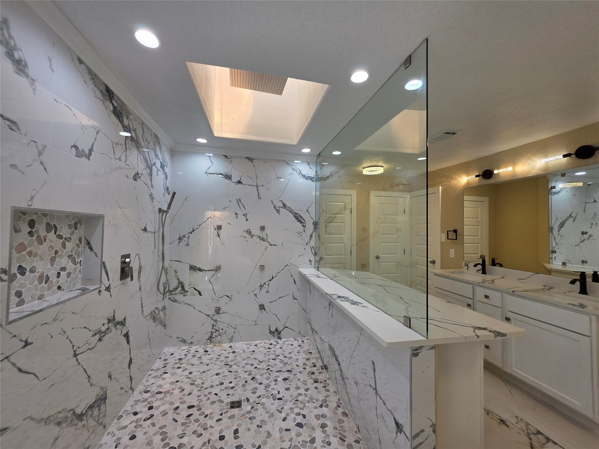 16406 Brook Forest Drive, Houston, TX 77059 16406 Brook Forest Drive, Houston, TX 77059