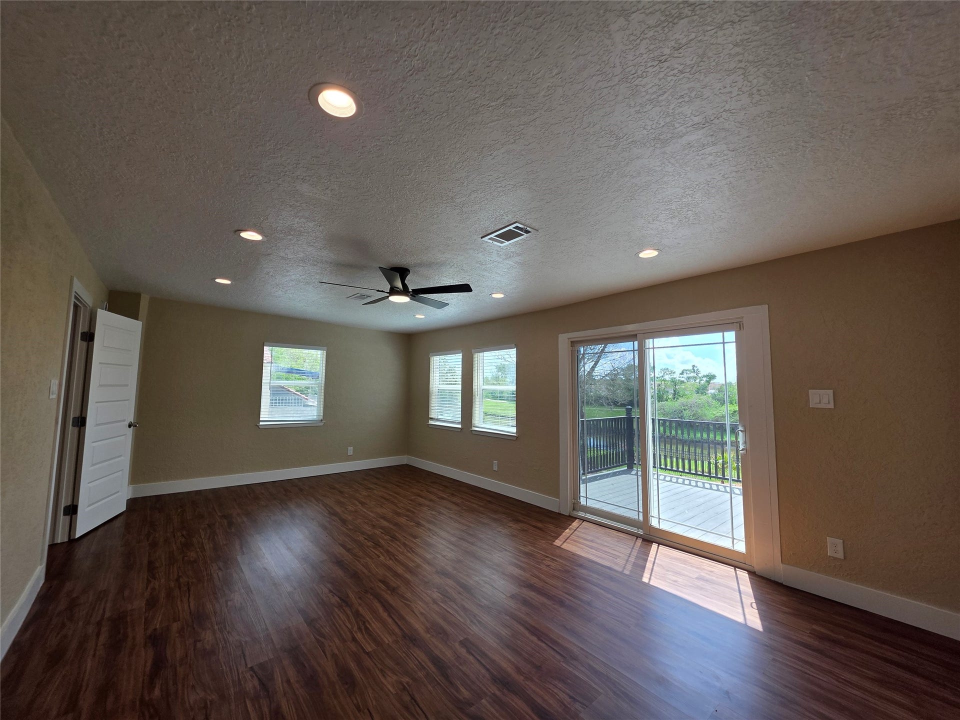 16406 Brook Forest Drive, Houston, TX 77059 16406 Brook Forest Drive, Houston, TX 77059