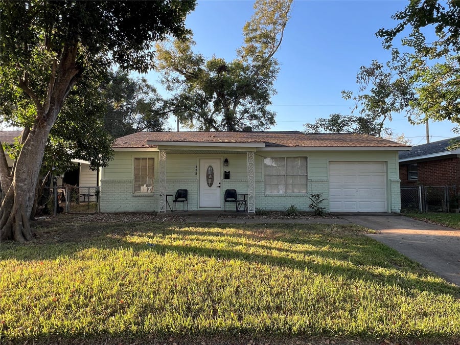 Property photo for 106 Avenue G, Sugar Land, TX