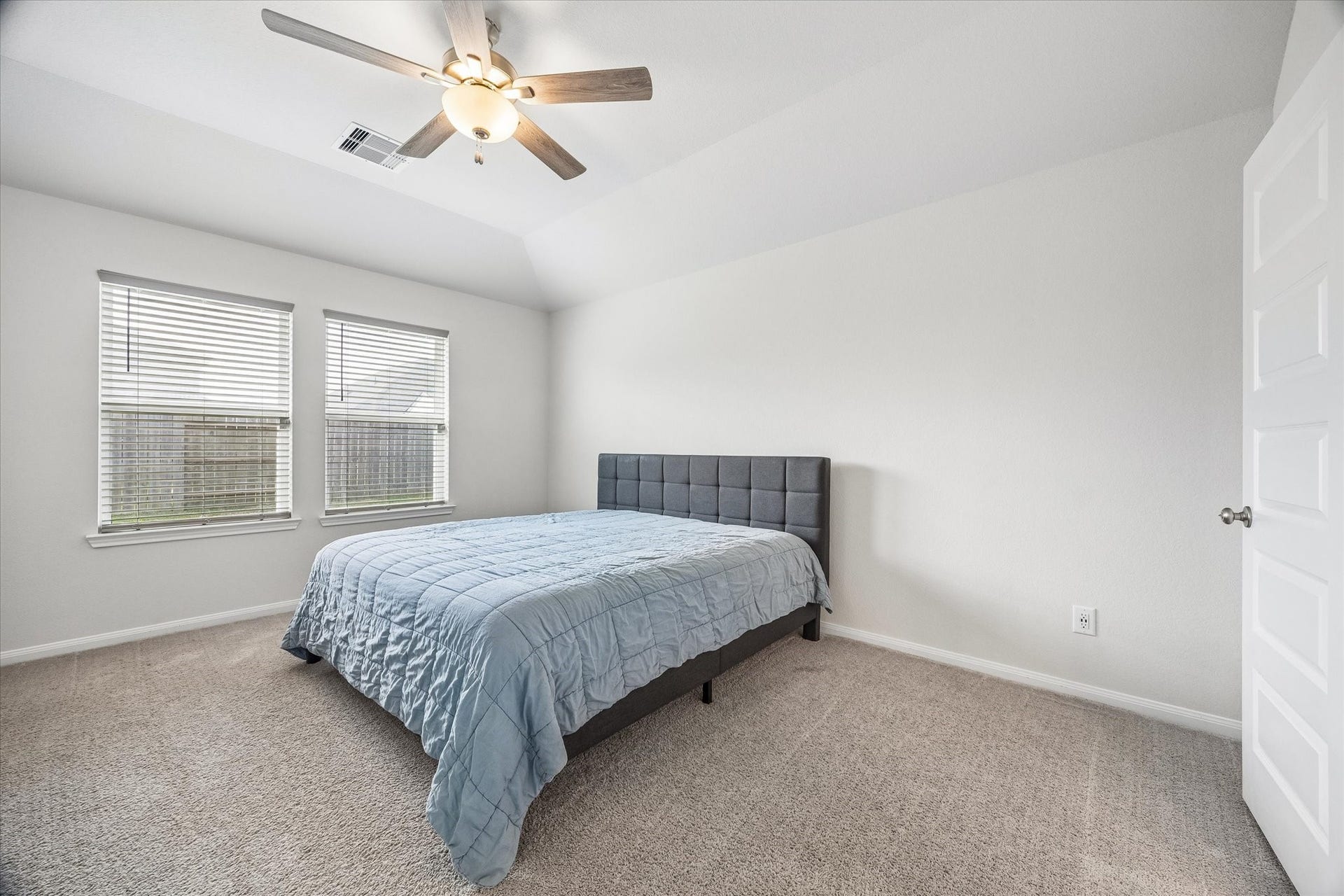 10207 Deussen Lane, Texas City, TX 77591 10207 Deussen Lane, Texas City, TX 77591