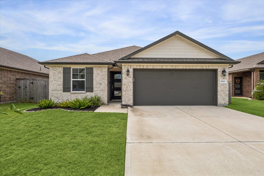 Property photo for 10207 Deussen Lane, Texas City, TX