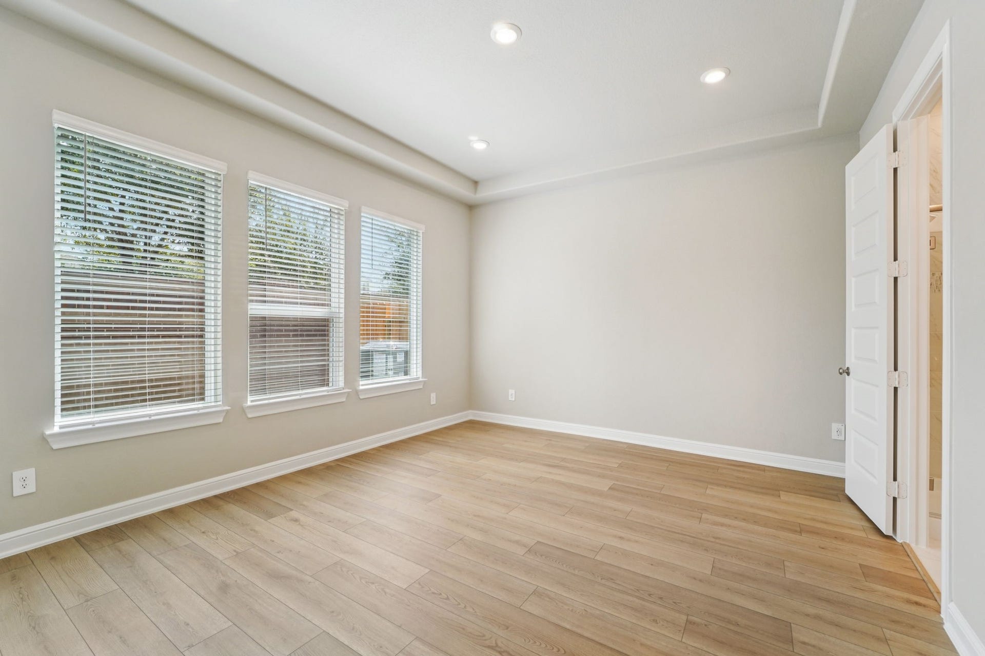 Photo is not of actual home, but is an inspirational photo of builder's model home and may depict options, furnishings, and/or decorator features that are not included.