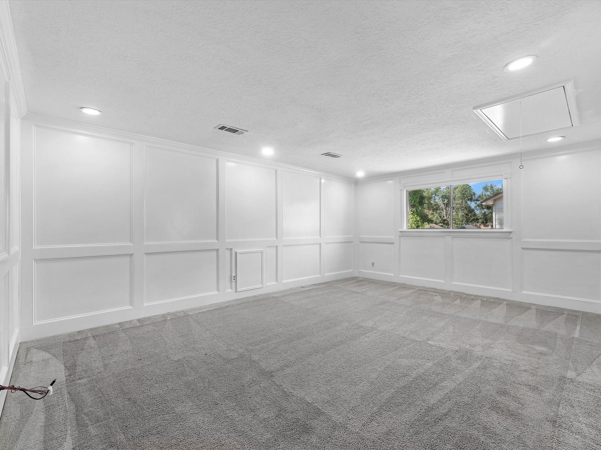 711 Lodgehill Lane, Houston, TX 77090