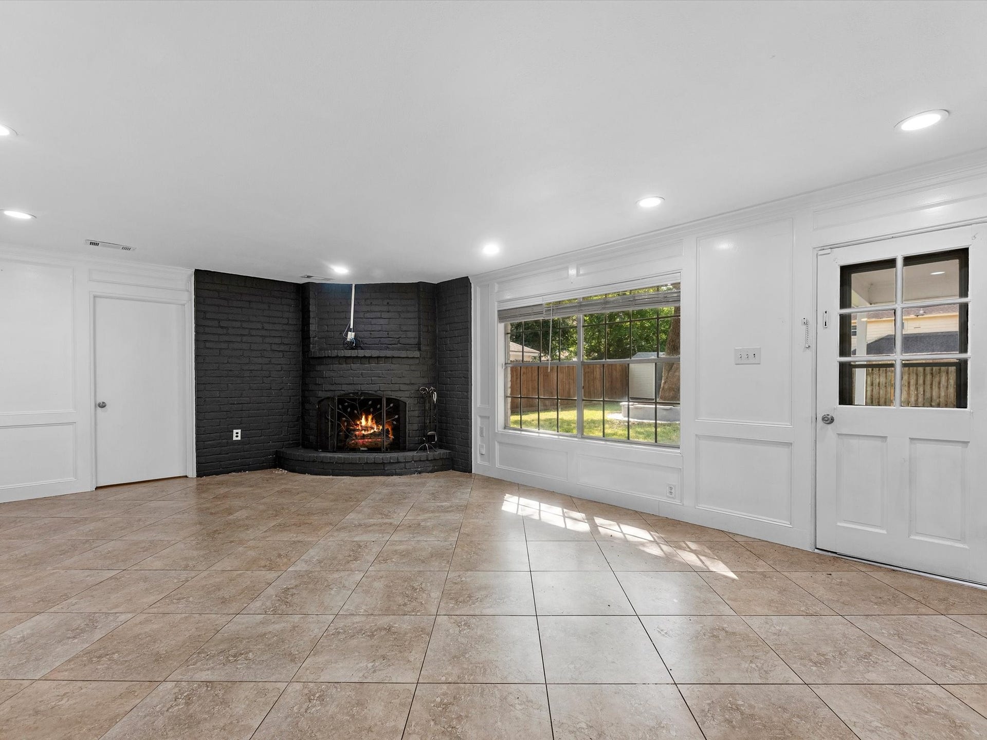711 Lodgehill Lane, Houston, TX 77090