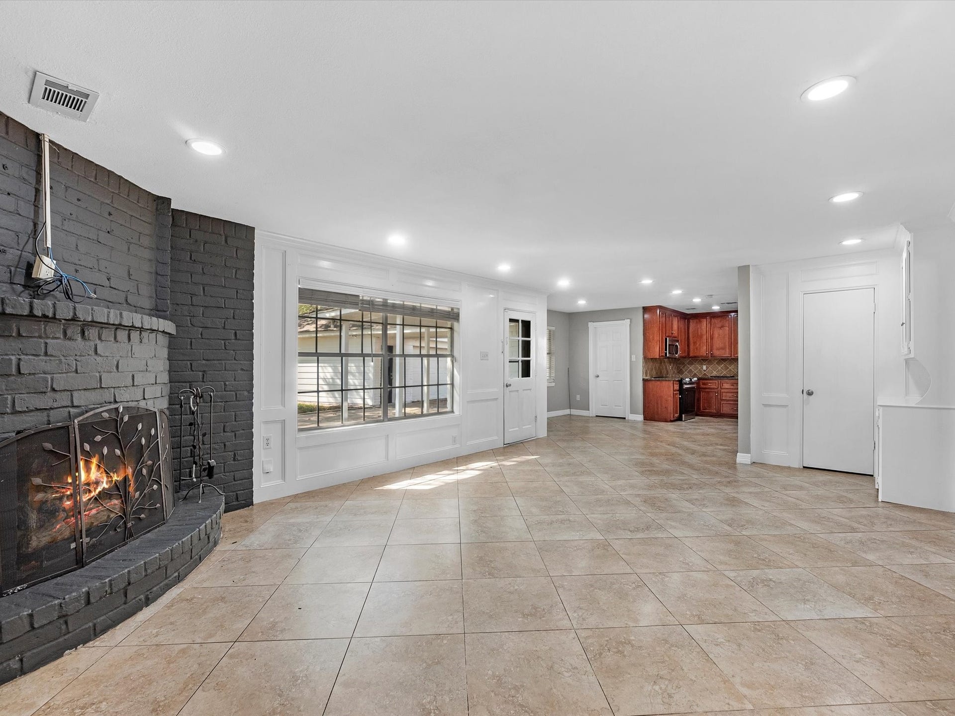 711 Lodgehill Lane, Houston, TX 77090