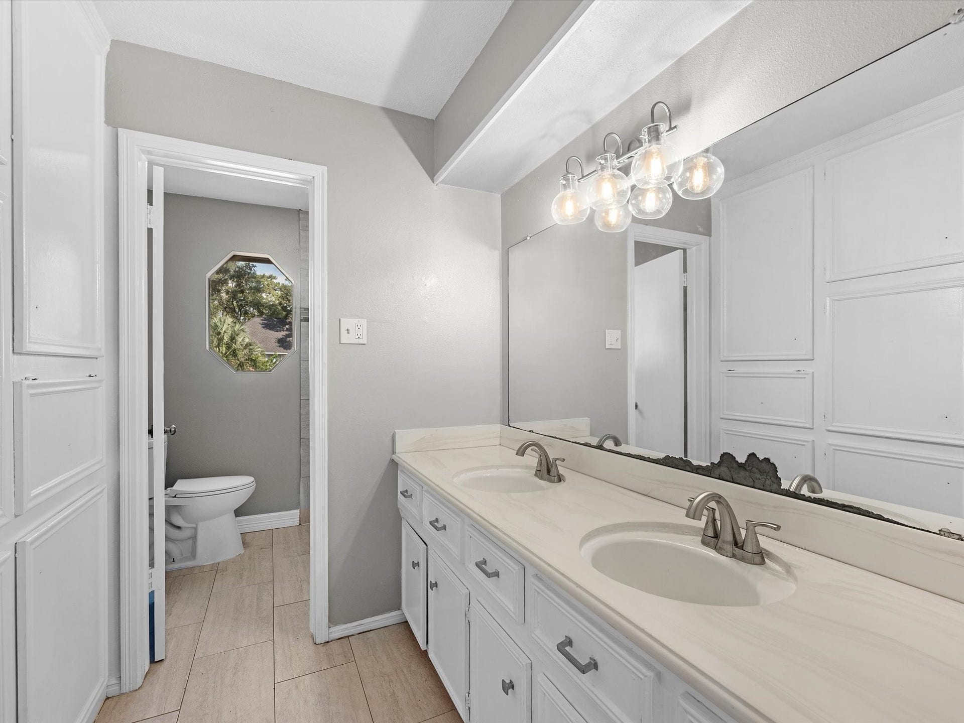 711 Lodgehill Lane, Houston, TX 77090