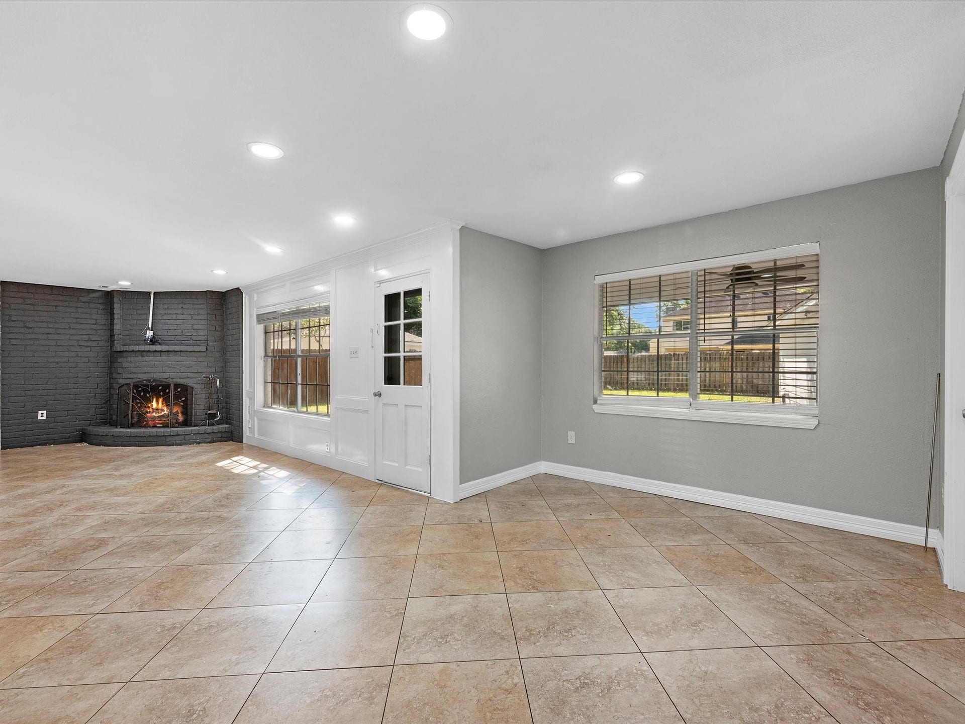 711 Lodgehill Lane, Houston, TX 77090