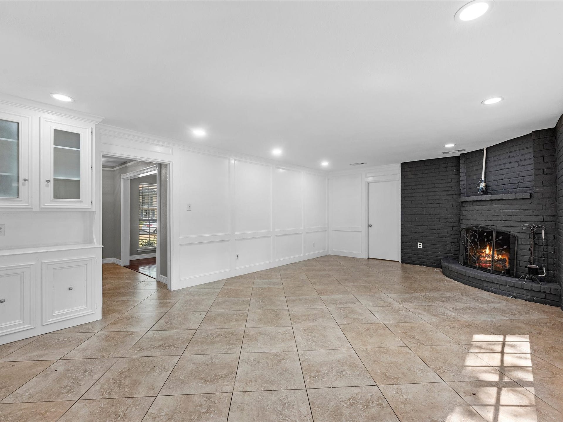 711 Lodgehill Lane, Houston, TX 77090