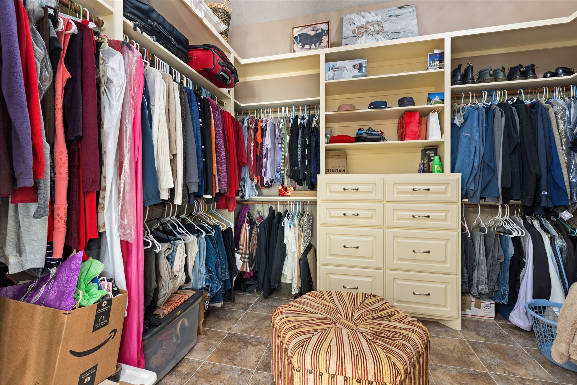 2214 Kings Trail, Kingwood, TX 77339 Custom primary closet with built ins