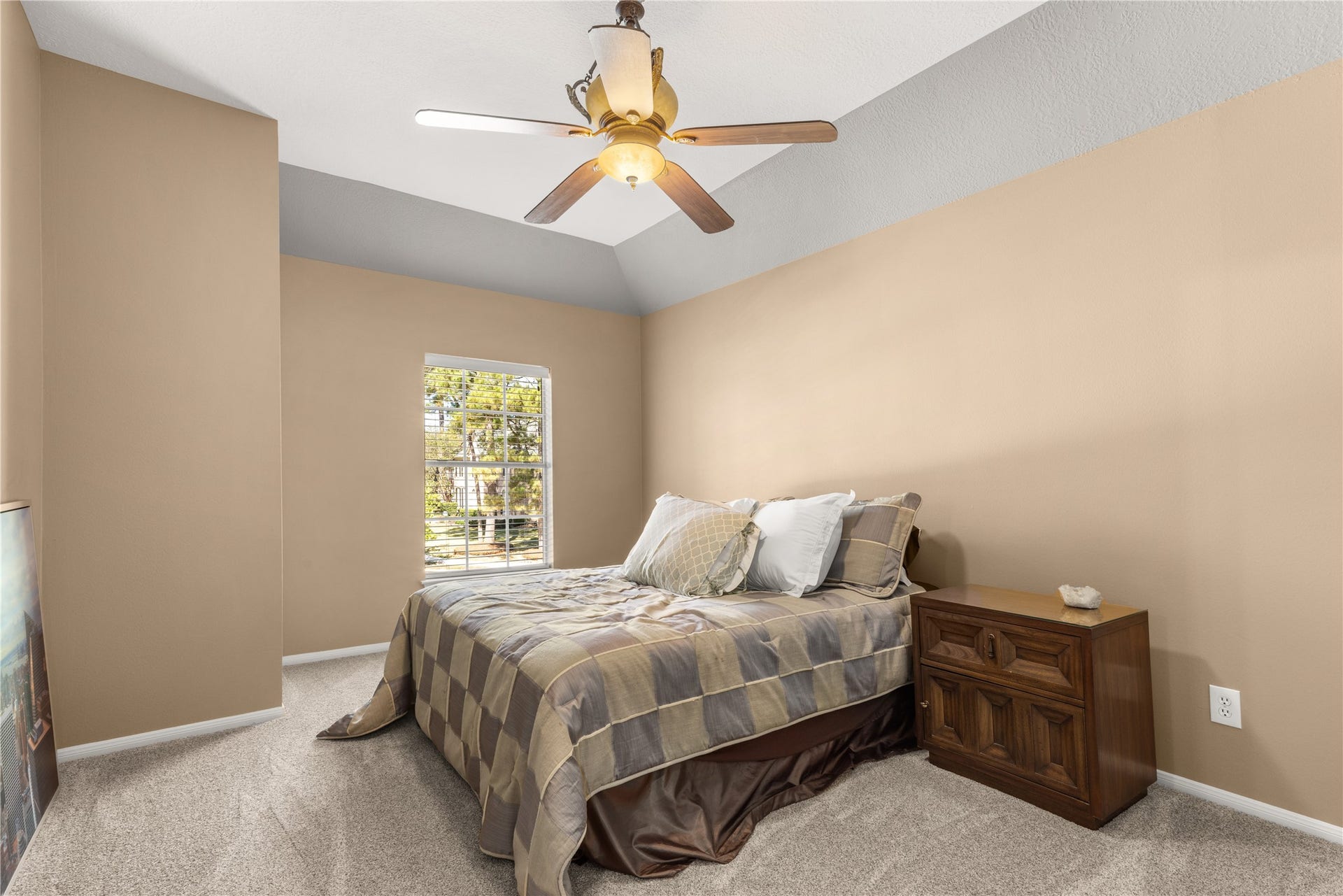 2214 Kings Trail, Kingwood, TX 77339 3rd bedroom upstairs 14x13