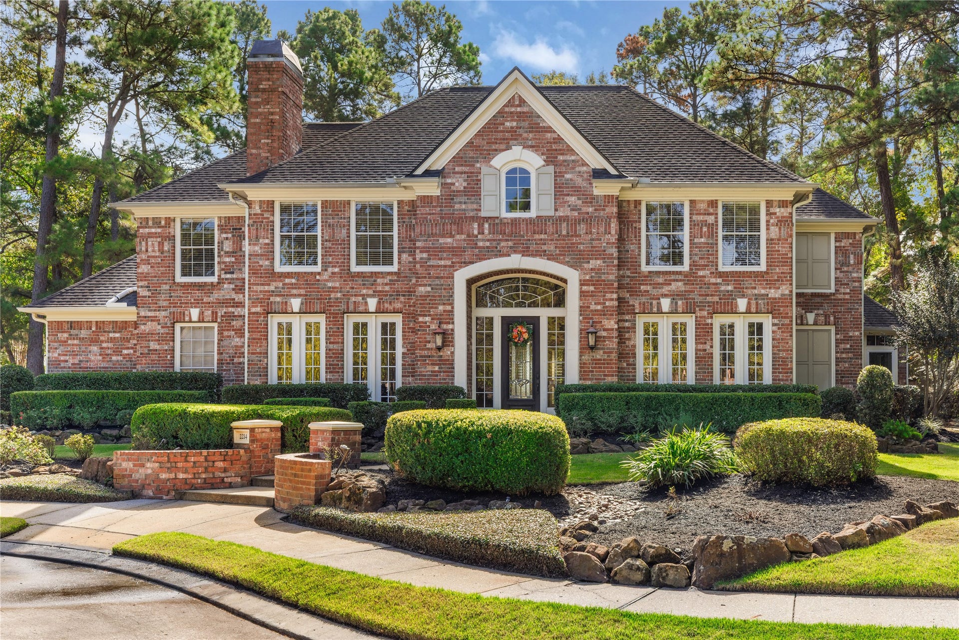 2214 Kings Trail, Kingwood, TX 77339 Wonderful curb appeal with great landscaping