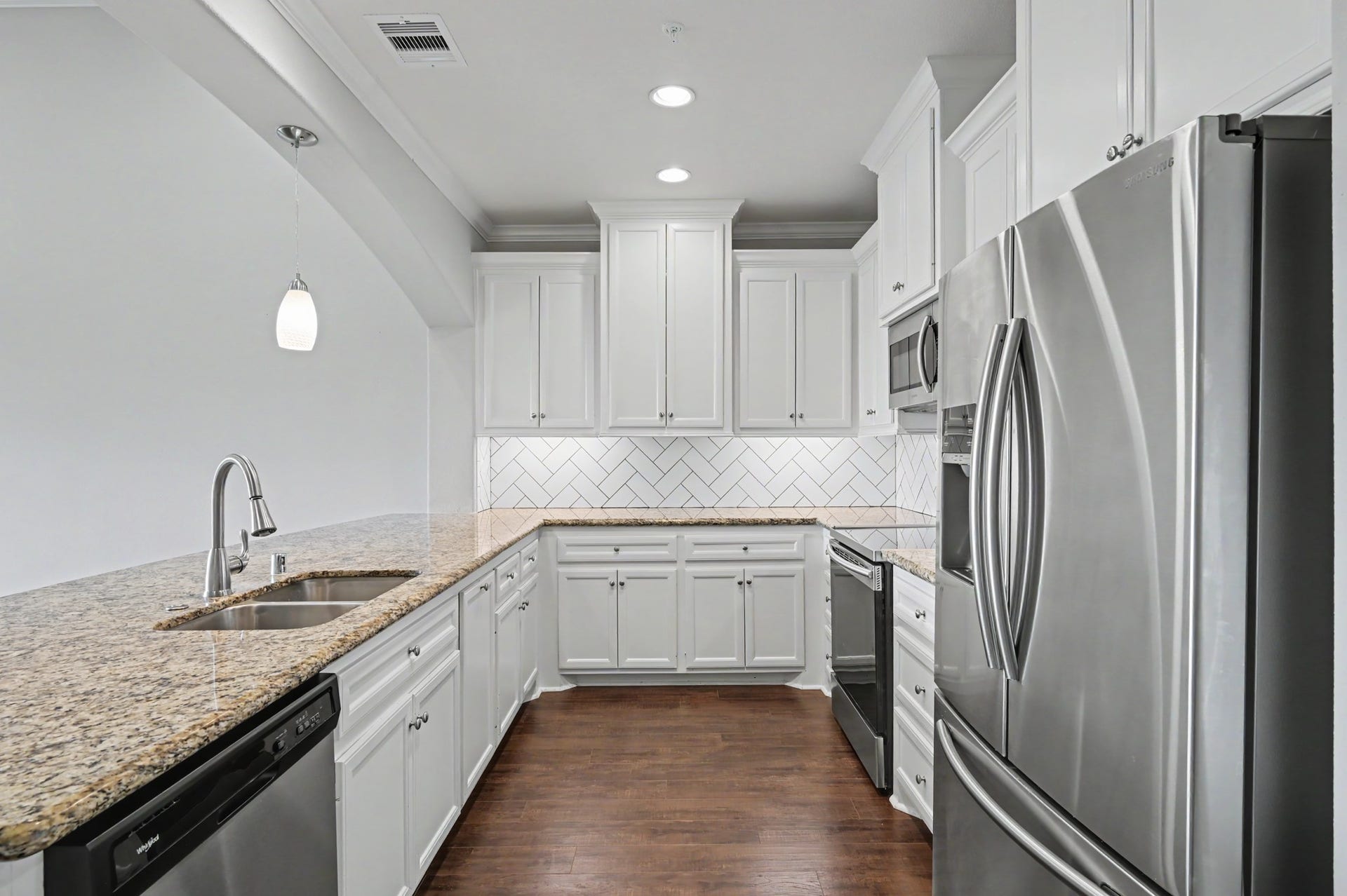 17570 W Highway 105 W, #52, Conroe, TX 77356 2nd floor kitchen