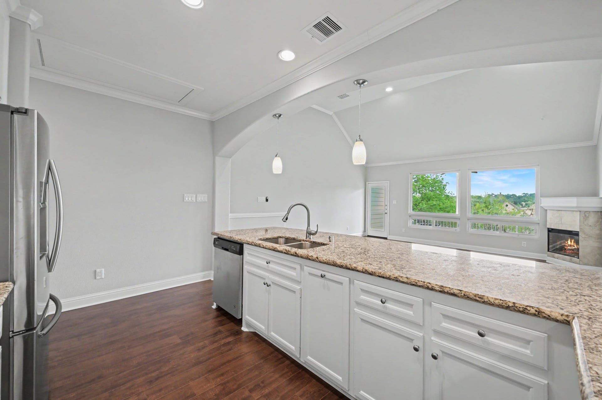 17570 W Highway 105 W, #52, Conroe, TX 77356 2nd floor kitchen