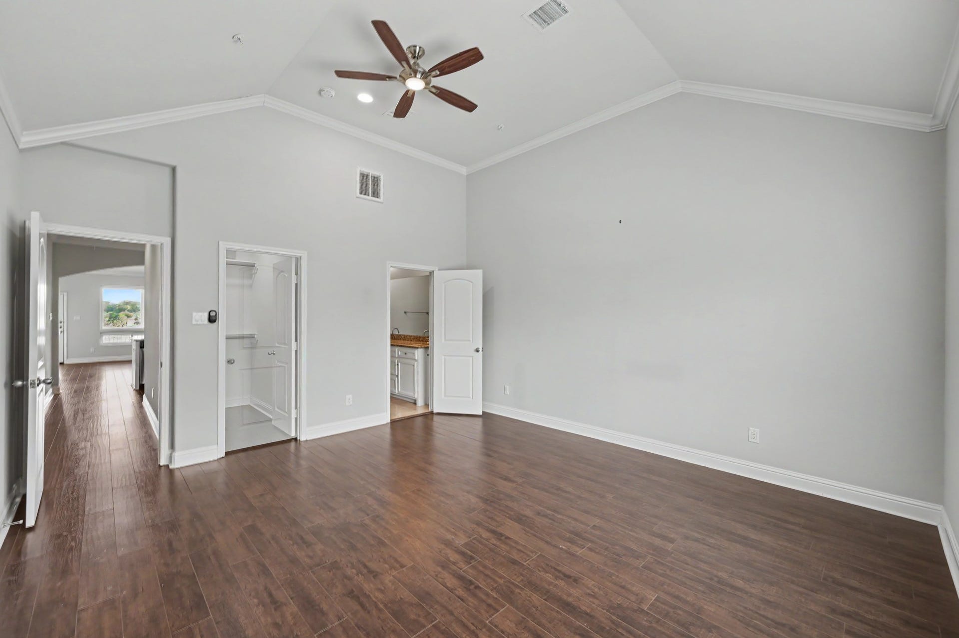 17570 W Highway 105 W, #52, Conroe, TX 77356 2nd floor primary bedroom
