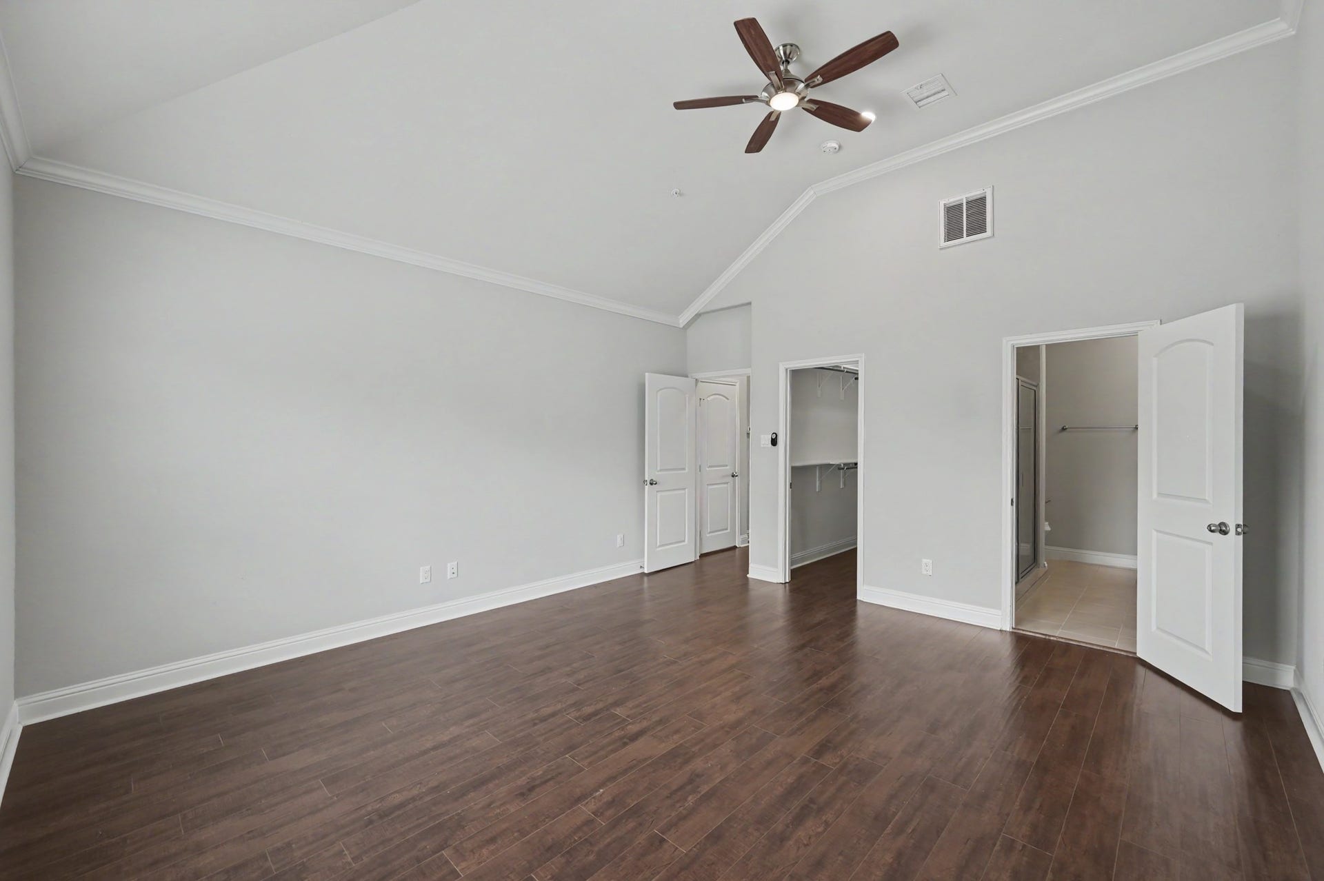 17570 W Highway 105 W, #52, Conroe, TX 77356 2nd floor primary bedroom