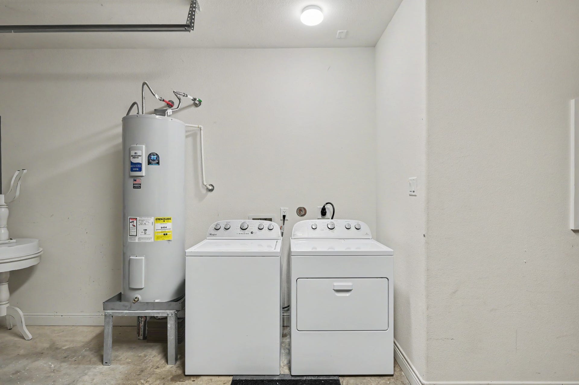 17570 W Highway 105 W, #52, Conroe, TX 77356 washer and dryer in garage