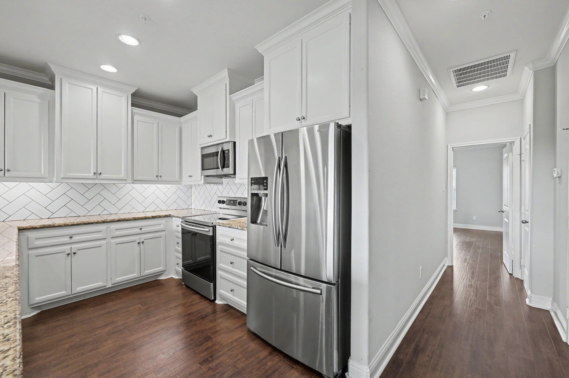 17570 W Highway 105 W, #52, Conroe, TX 77356 2nd floor kitchen