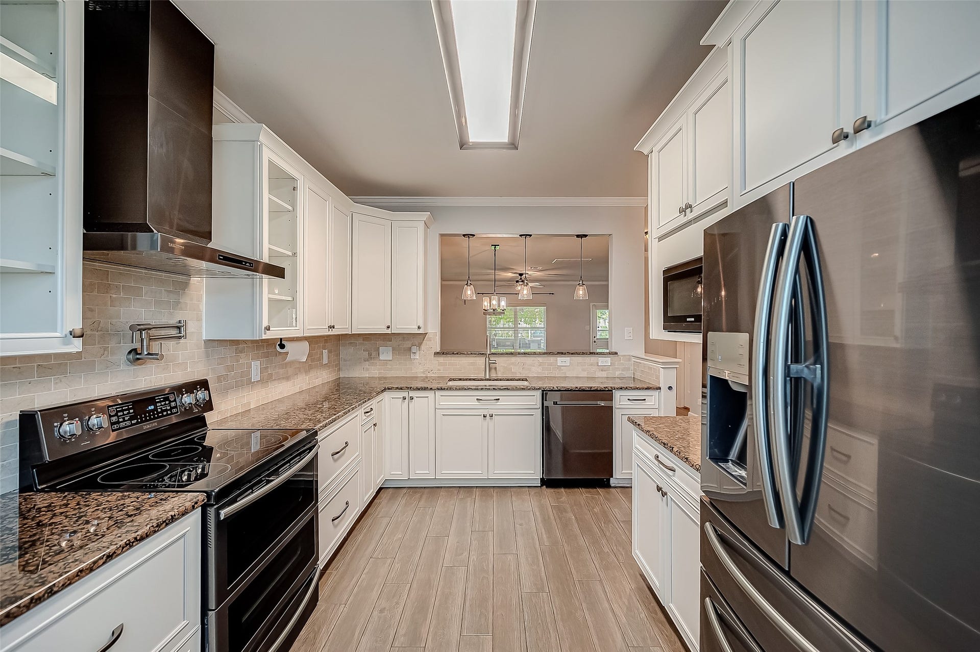 346 Apache Field Lane, La Marque, TX 77568 346 Apache Field Lane, La Marque, TX 77568
