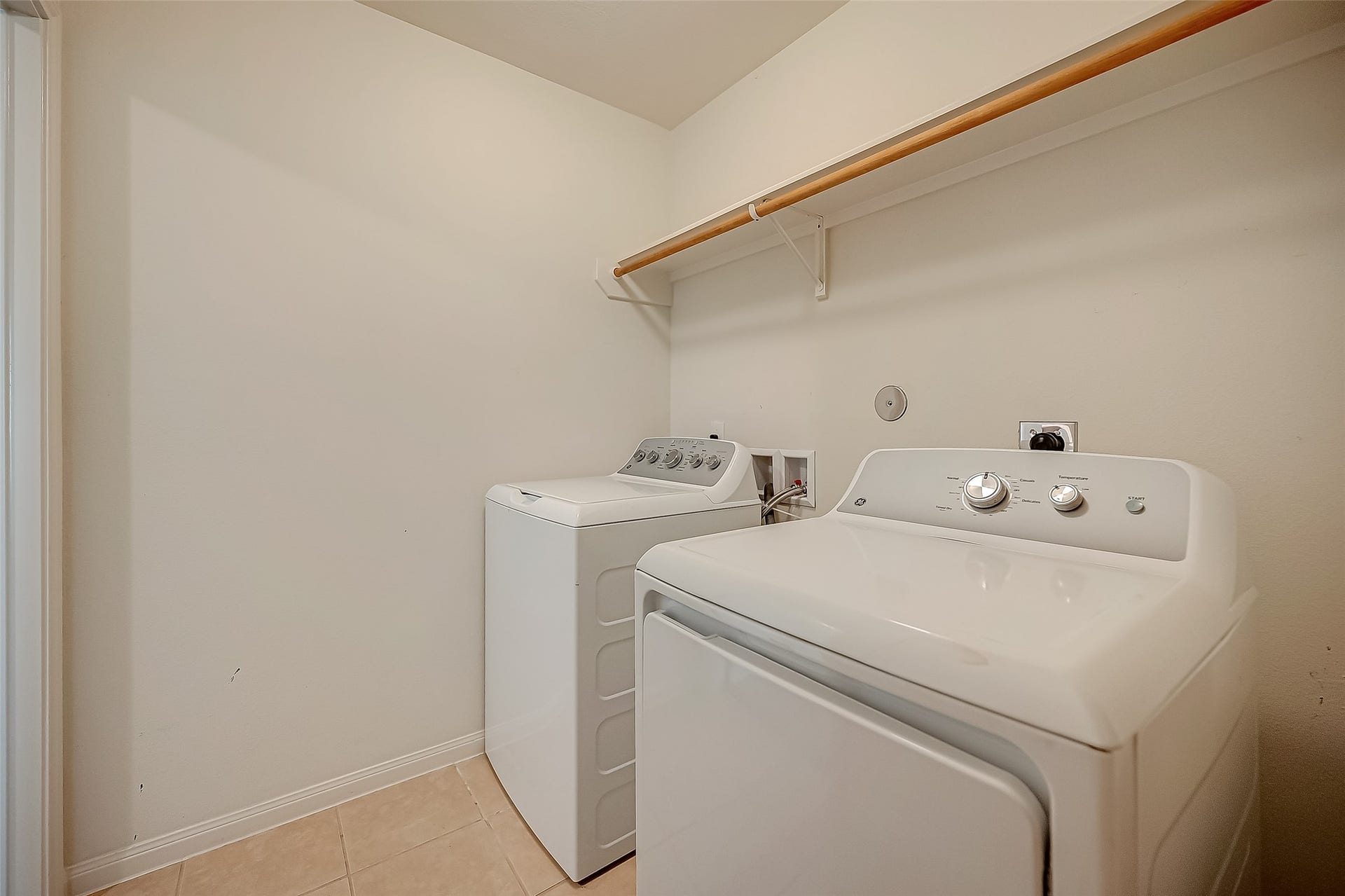 346 Apache Field Lane, La Marque, TX 77568 346 Apache Field Lane, La Marque, TX 77568