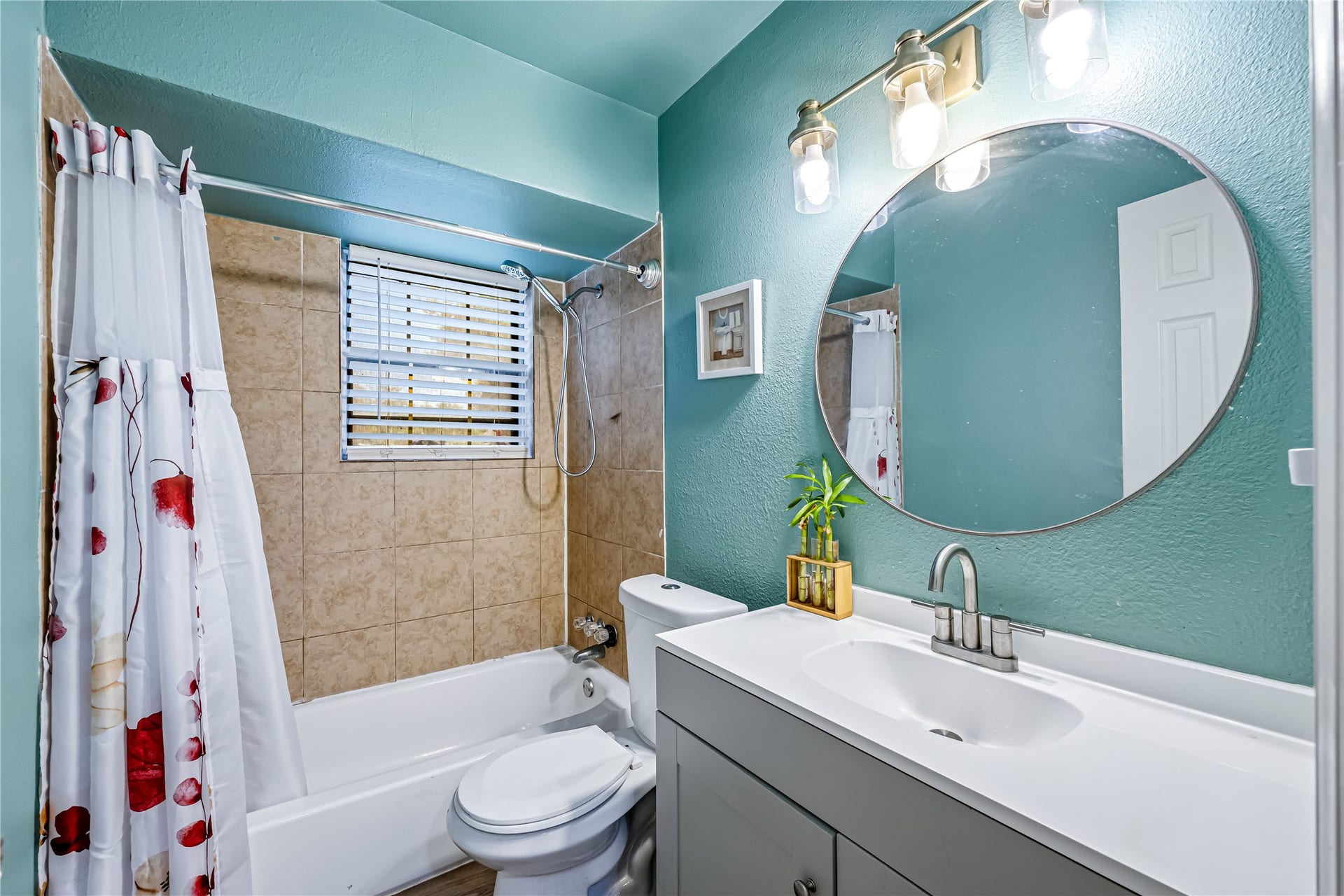 8823 Shadow Crest Street, Houston, TX 77074 8823 Shadow Crest Street, Houston, TX 77074