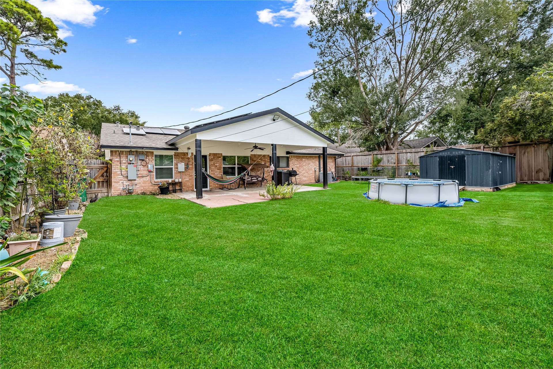 8823 Shadow Crest Street, Houston, TX 77074 8823 Shadow Crest Street, Houston, TX 77074