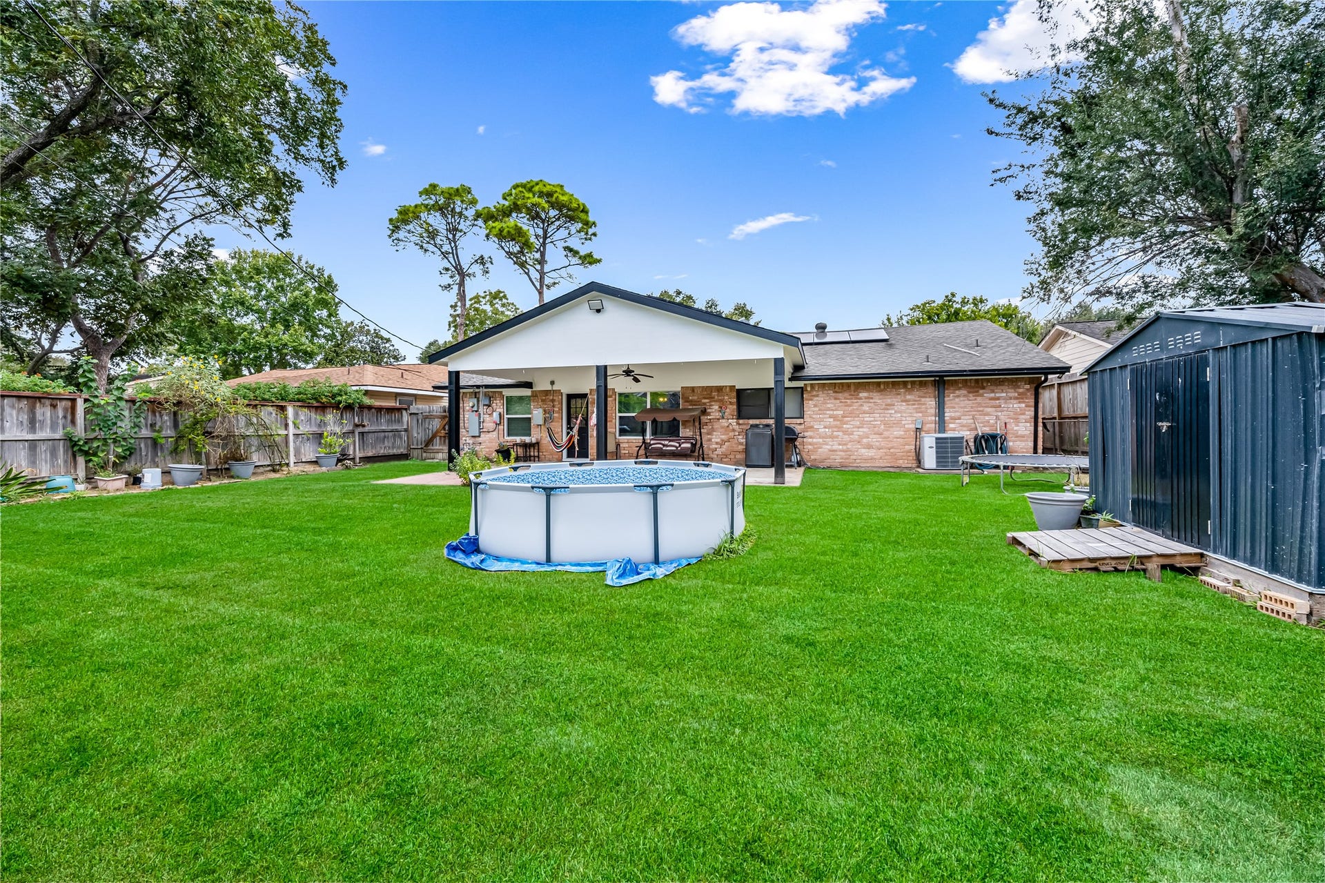 8823 Shadow Crest Street, Houston, TX 77074 8823 Shadow Crest Street, Houston, TX 77074