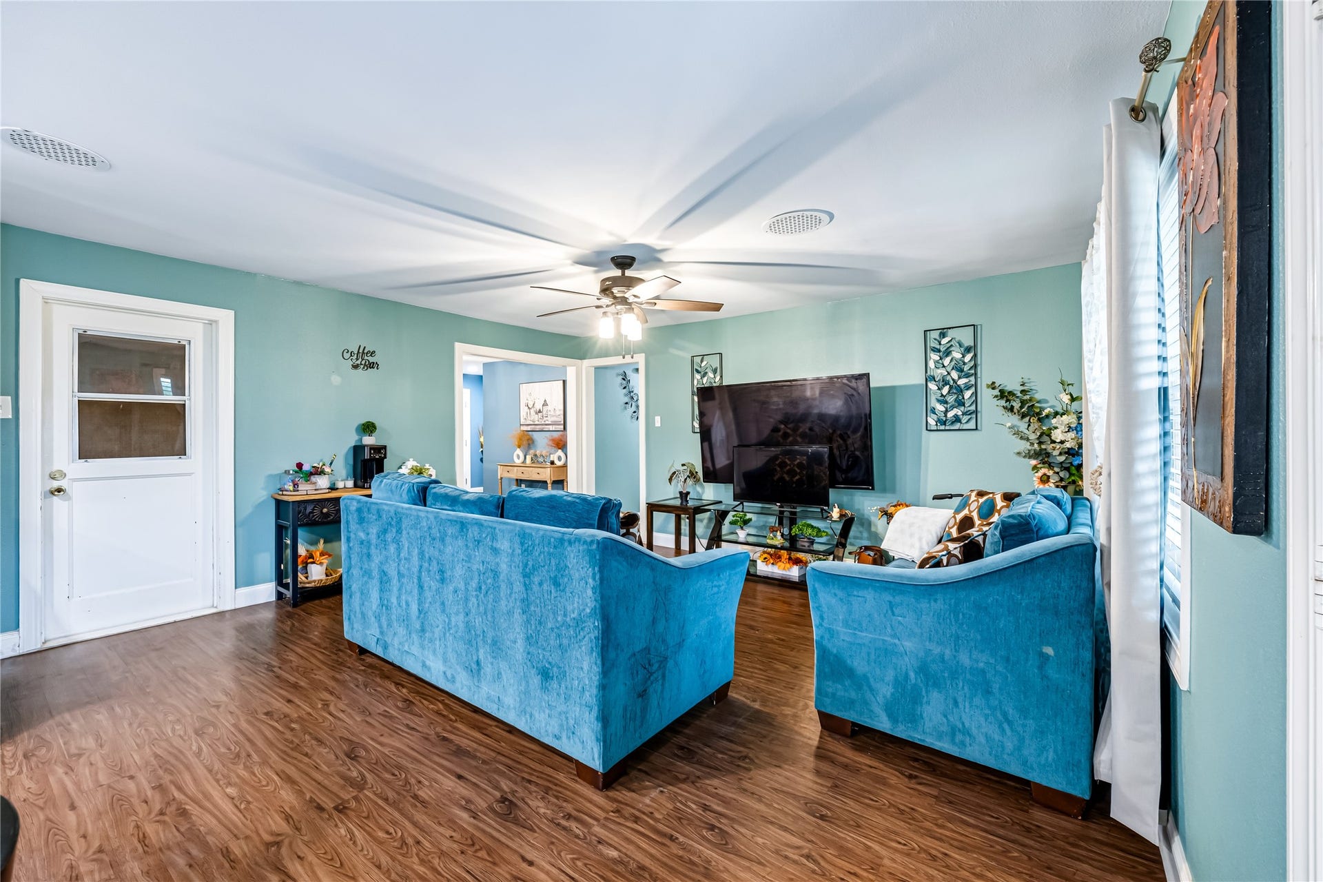 8823 Shadow Crest Street, Houston, TX 77074 8823 Shadow Crest Street, Houston, TX 77074