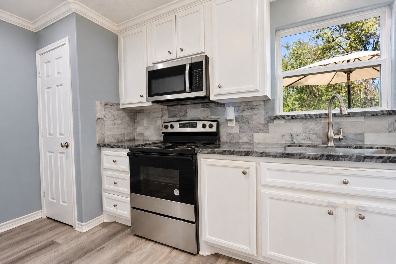 1227 Pecan Street, Clute, TX 77531