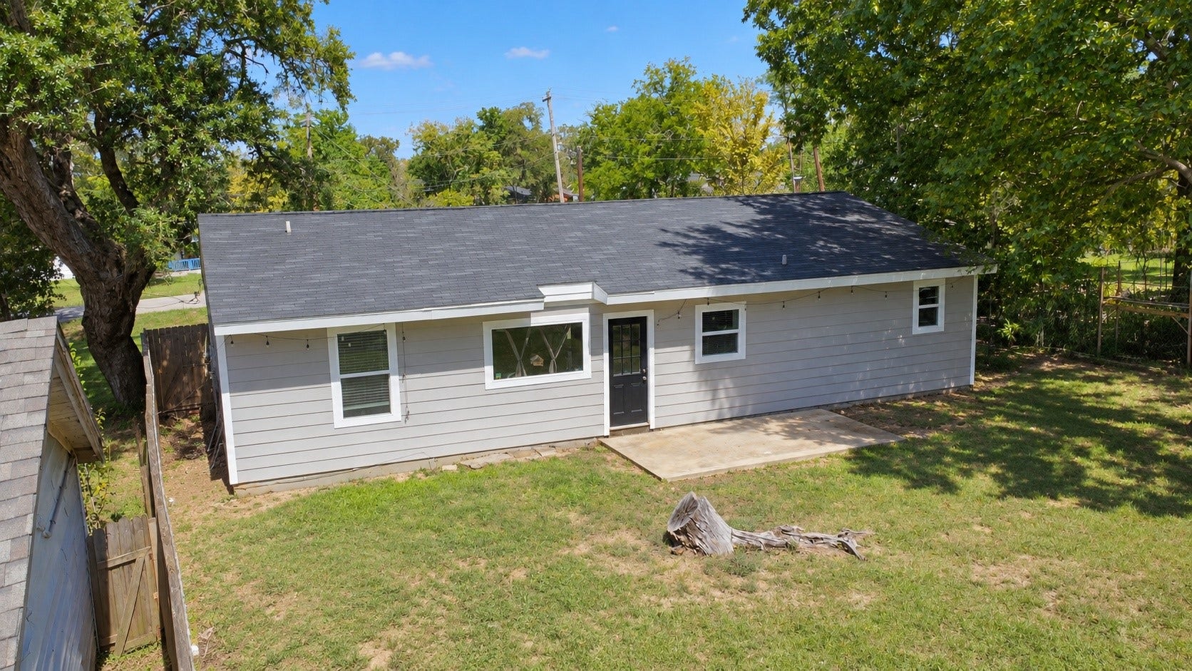 1227 Pecan Street, Clute, TX 77531