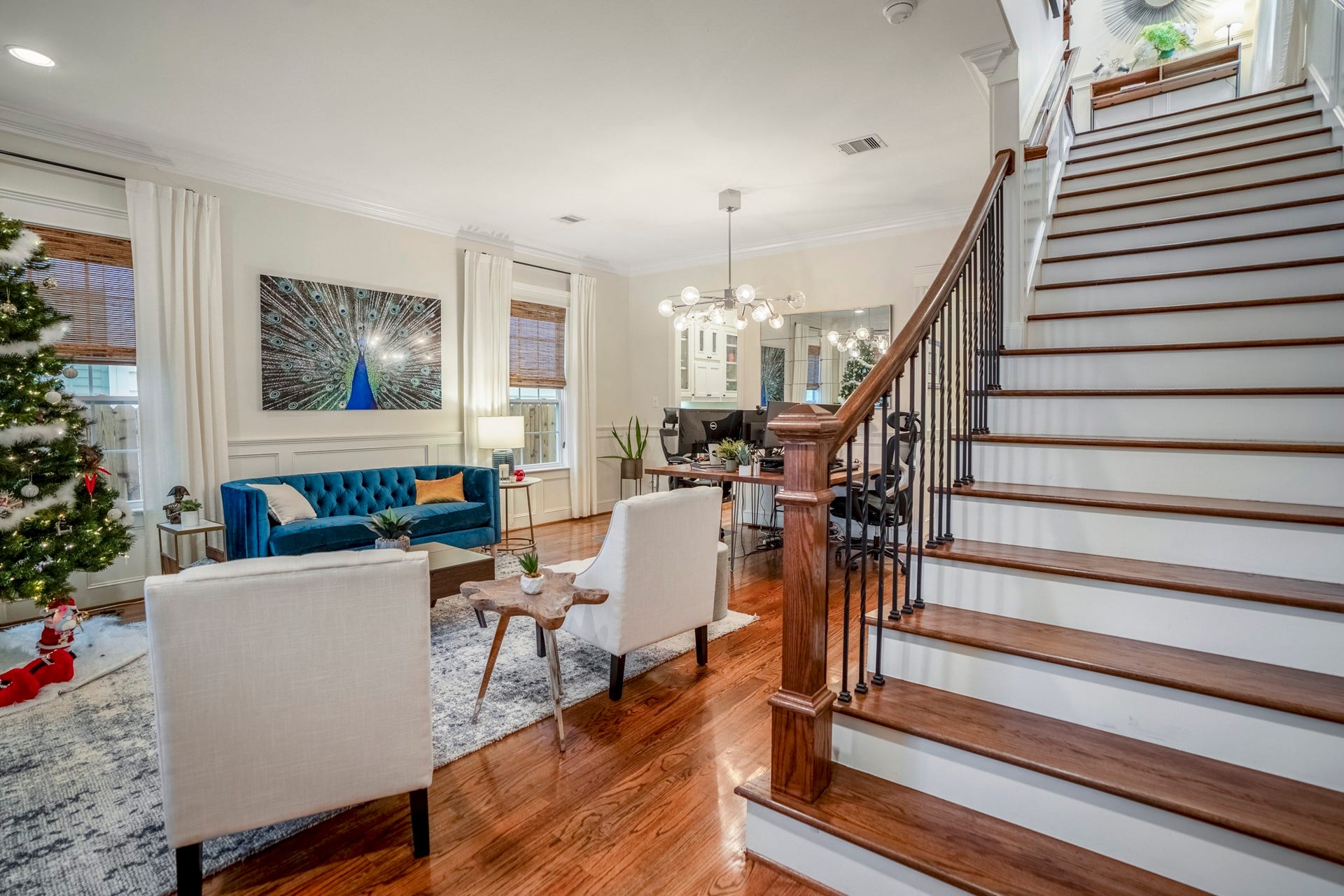 840 Tulane Street, Houston, TX 77007 Immaculate home with recessed lighting throughout. No carpet on the stairs. All hardwoods throughout.