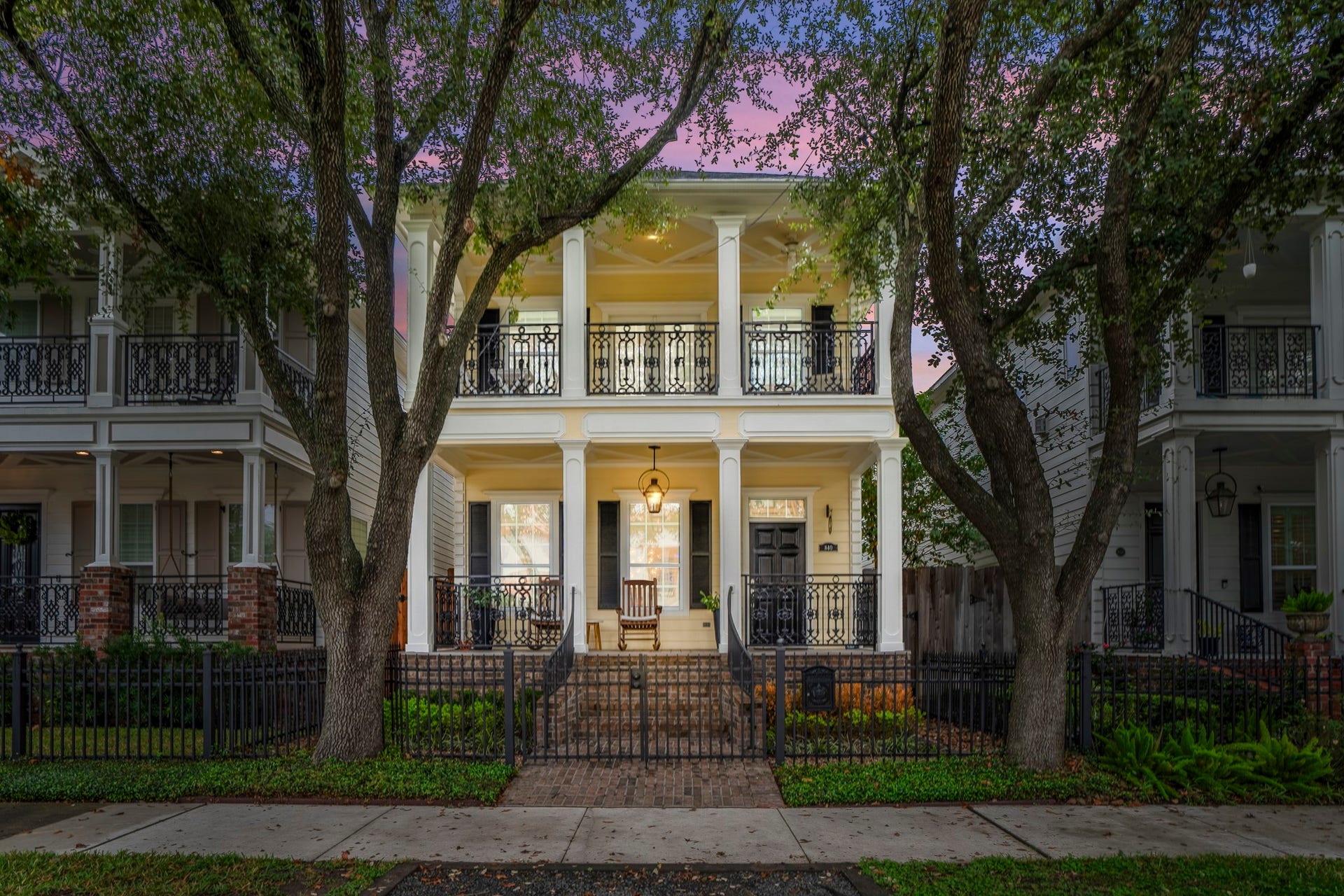 840 Tulane Street, Houston, TX 77007 Welcome home to 840 Tulane. Home has been well-loved and ready for new memories. Move-in ready.