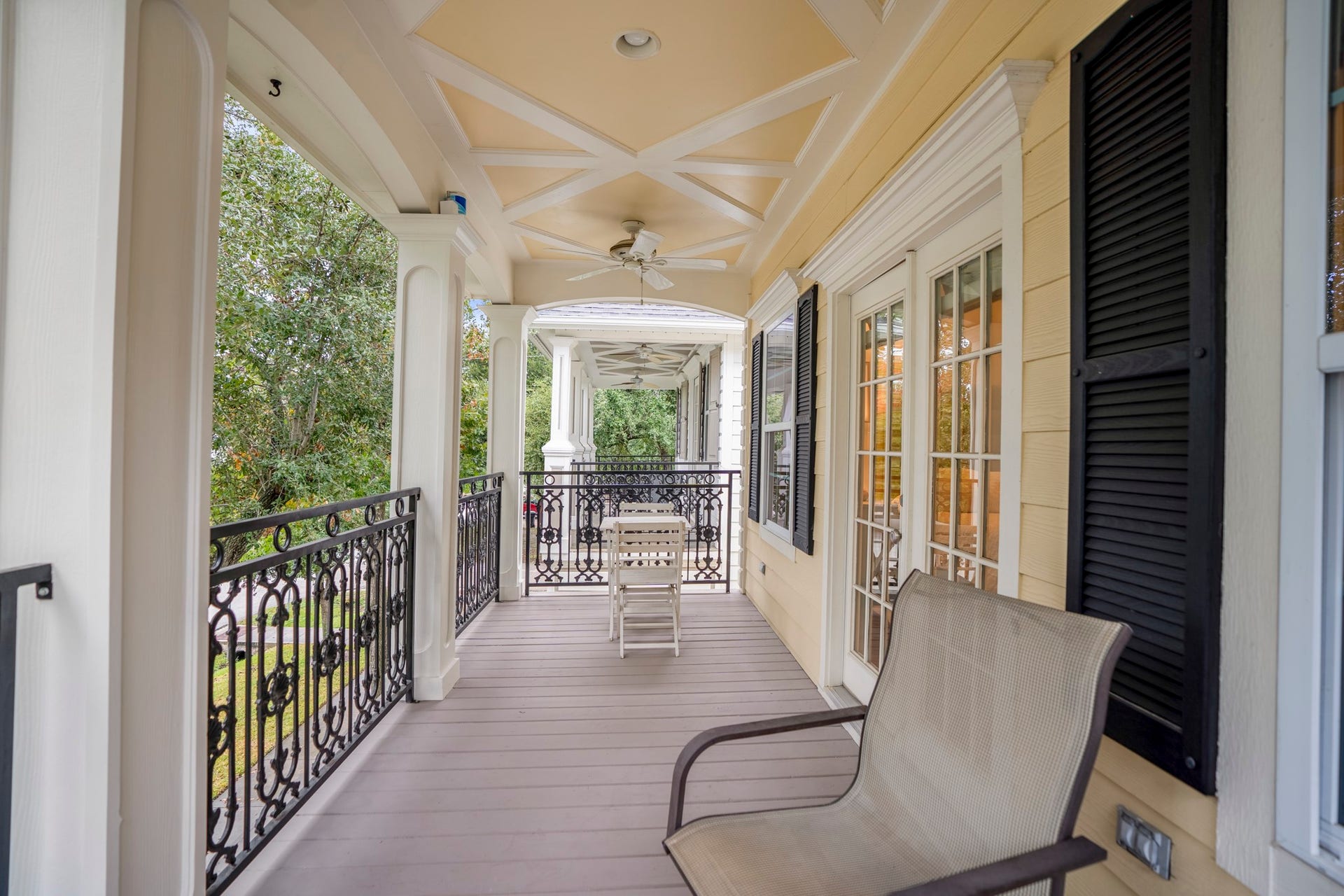 840 Tulane Street, Houston, TX 77007 Second floor covered balcony is another area where you can escape and take in some fresh air after a long day. Perfect space to sit and read a book as well.