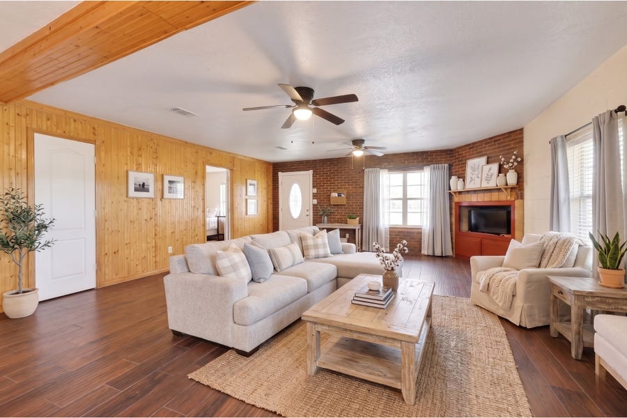 Property photo for 6014 Linda Drive, Rosharon, TX