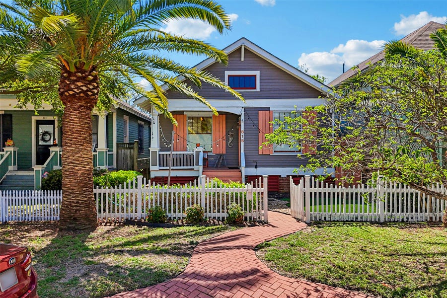 Property photo for 815 Winnie Street, Galveston, TX