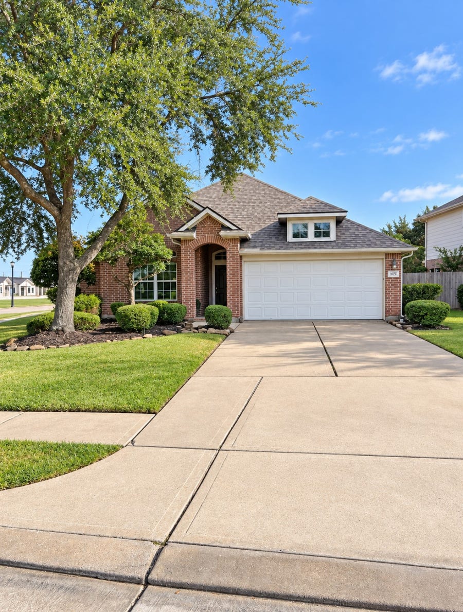 Property photo for 1801 High Falls Lane, Pearland, TX