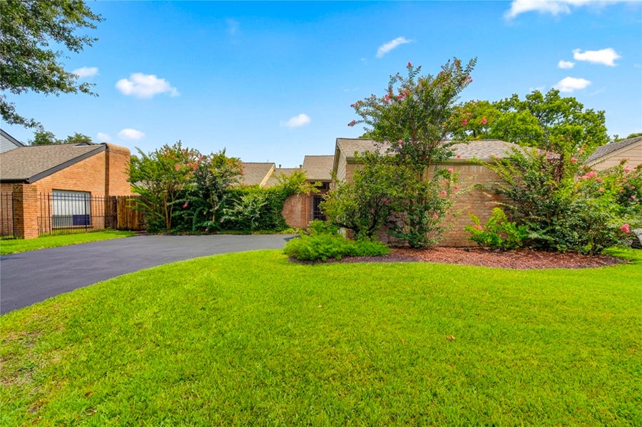 Property photo for 2122 Woodland Springs Street, Houston, TX