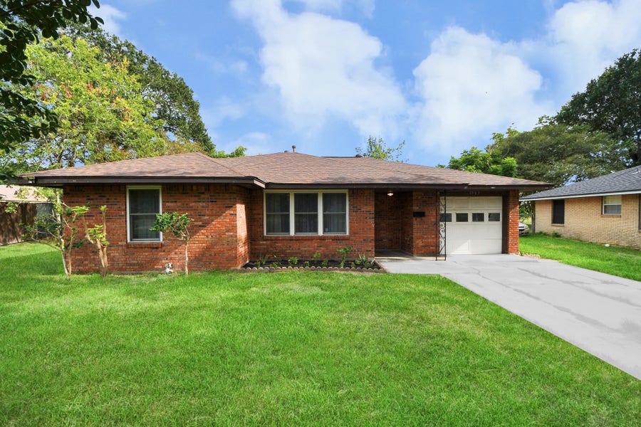 Property photo for 1907 Marguerite Lane, Pasadena, TX