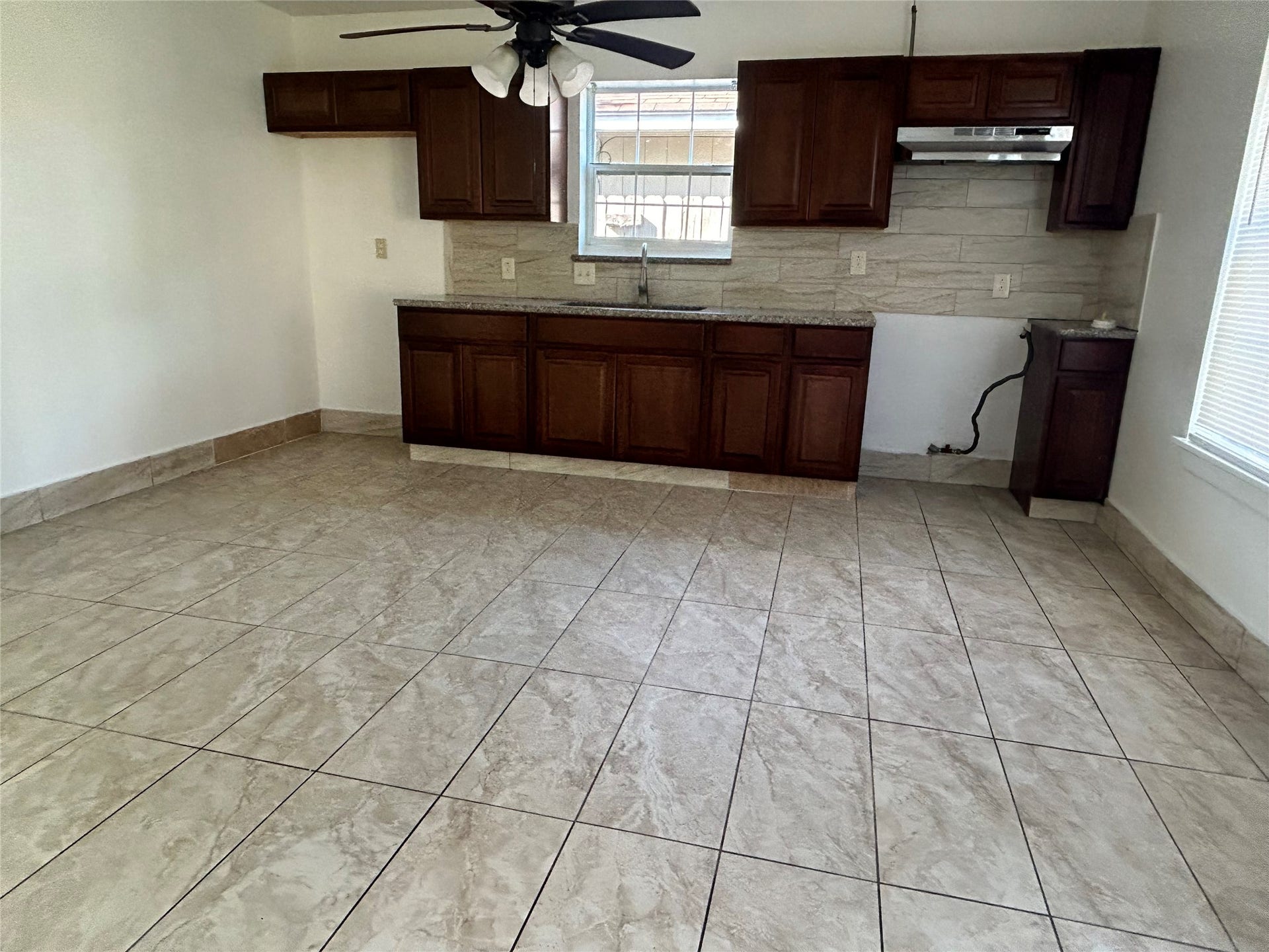 915 Avenue M, South Houston, TX 77587 915 Avenue M, South Houston, TX 77587