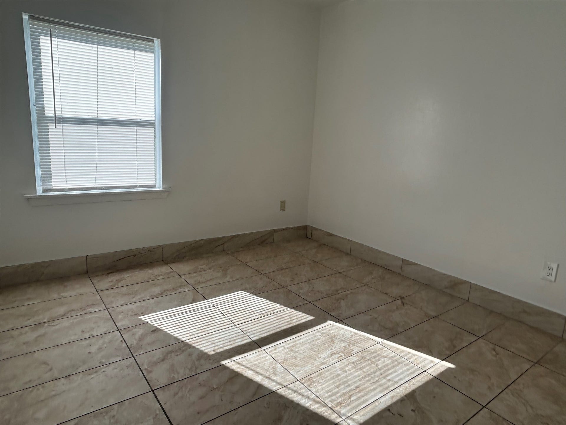 915 Avenue M, South Houston, TX 77587 915 Avenue M, South Houston, TX 77587