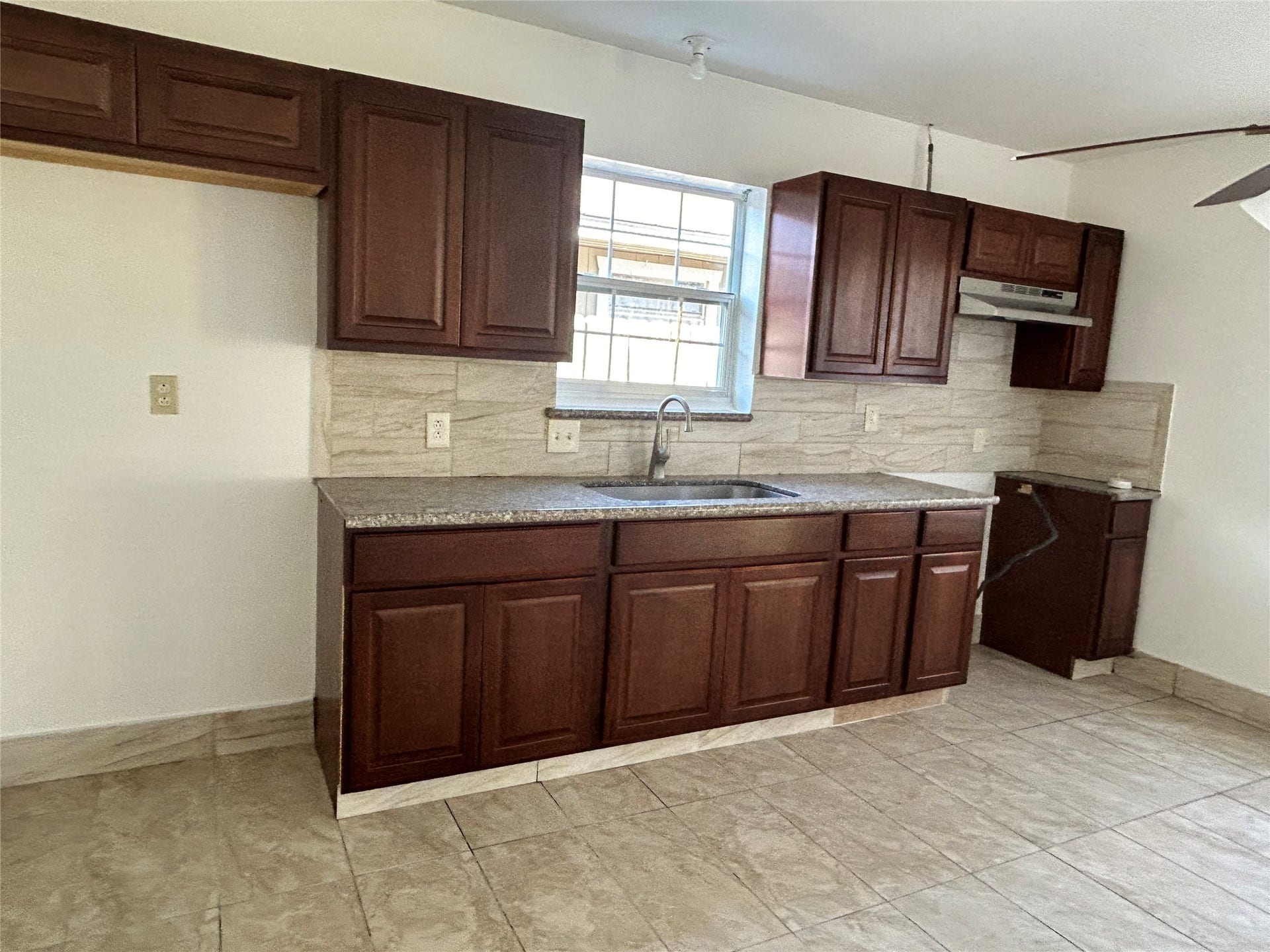 915 Avenue M, South Houston, TX 77587 915 Avenue M, South Houston, TX 77587
