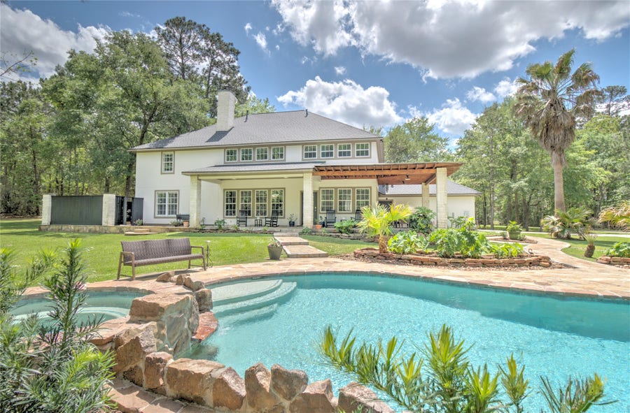 Property photo for 15508 Crown Oaks Drive, Montgomery, TX